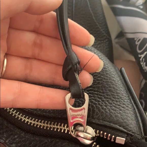 Coach - Black Leather Shoulder Purse with Scarf - Picture 11 of 15